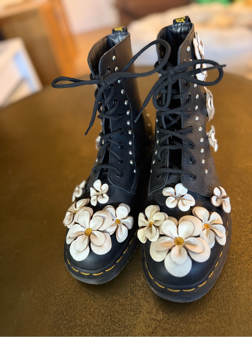 Rare Dr. Martens 1460 Pascal Flower Boots – 3D Floral Appliqué – 10 US